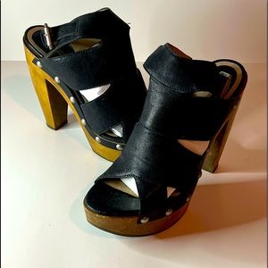 Black leather platform sandal